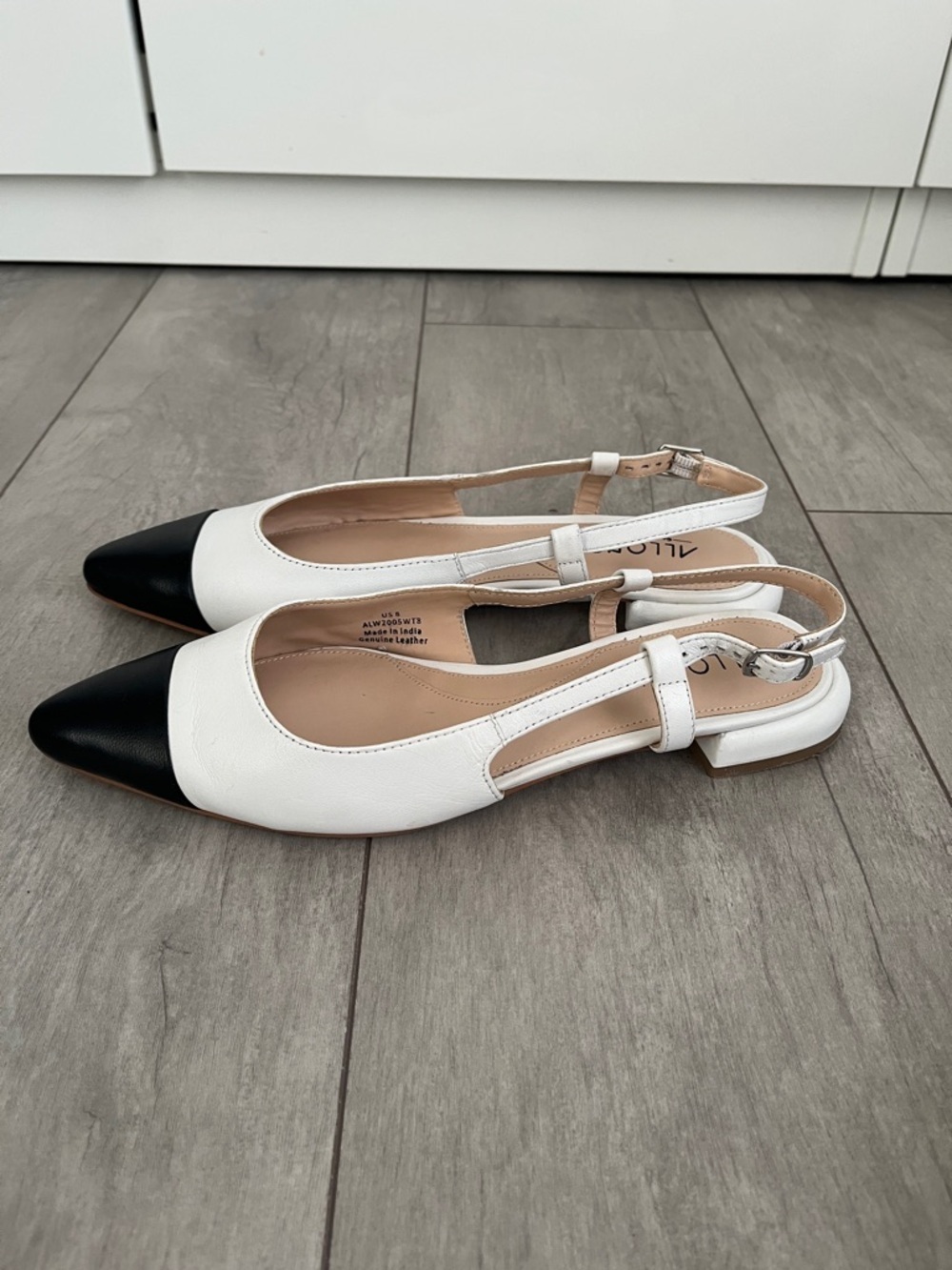ALONSI Milana White and Black Leather Two-Tone Slingback Flats, Size 8 - Picture 4 of 10